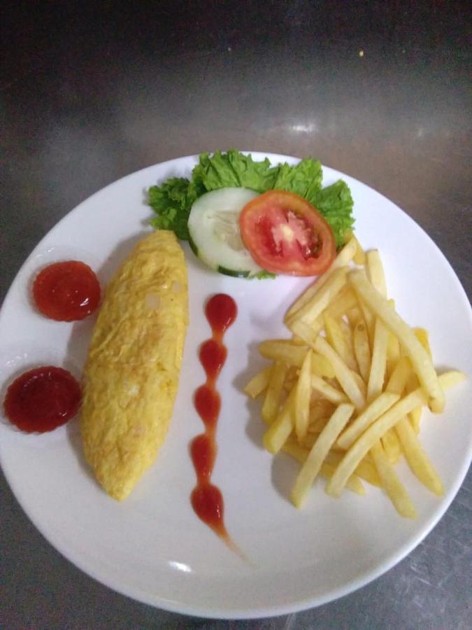 Hotel Sofia Juanda Surabaya Сидоарджо Екстериор снимка