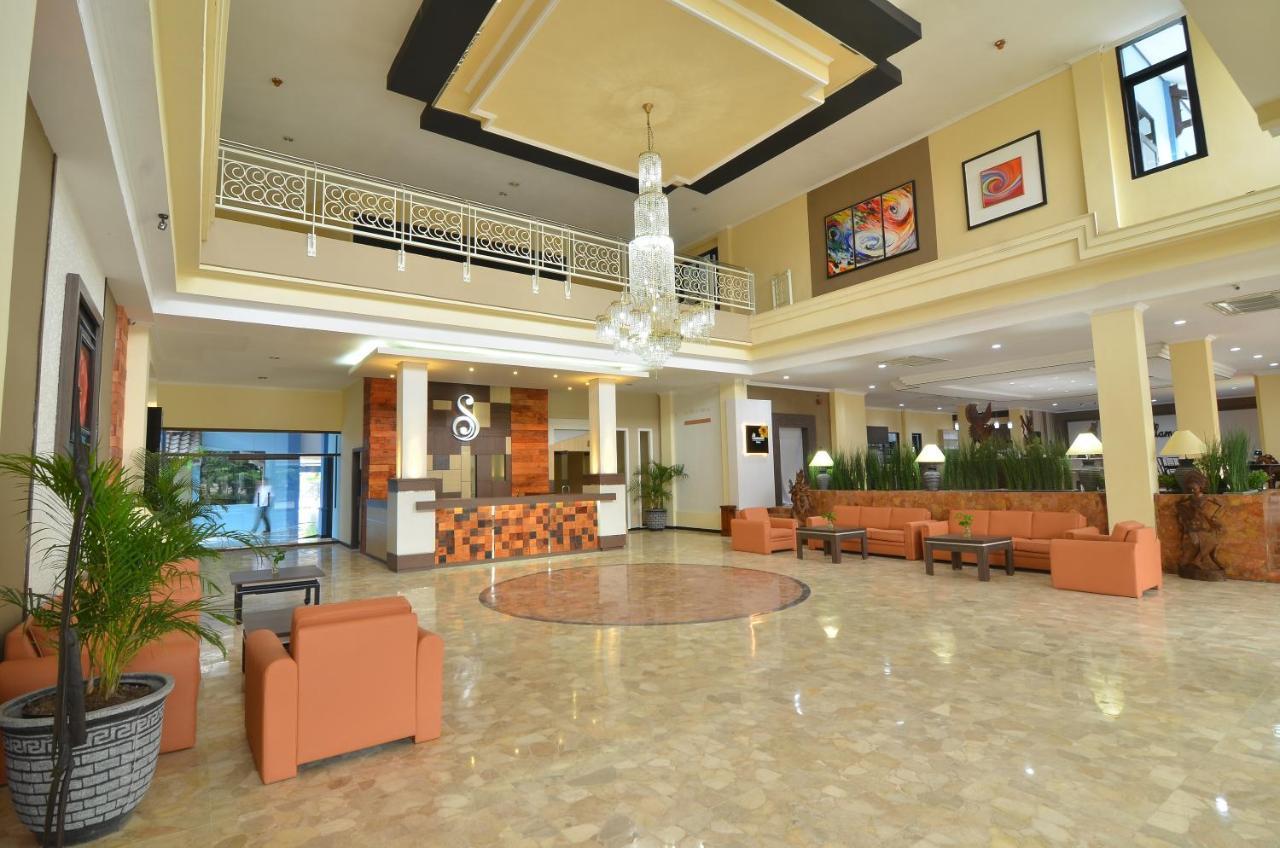 Hotel Sofia Juanda Surabaya Сидоарджо Екстериор снимка