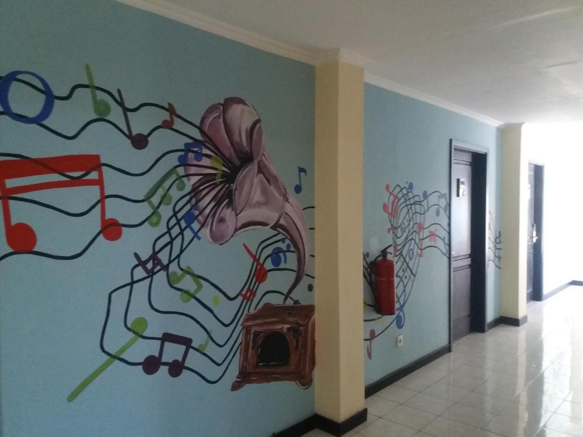 Hotel Sofia Juanda Surabaya Сидоарджо Екстериор снимка
