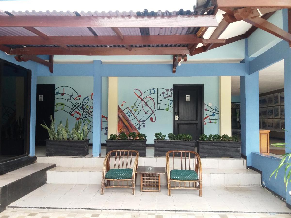 Hotel Sofia Juanda Surabaya Сидоарджо Екстериор снимка